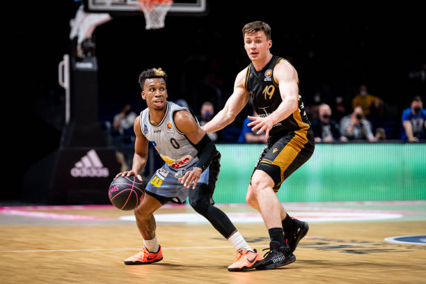 力正是她能 力正是她能