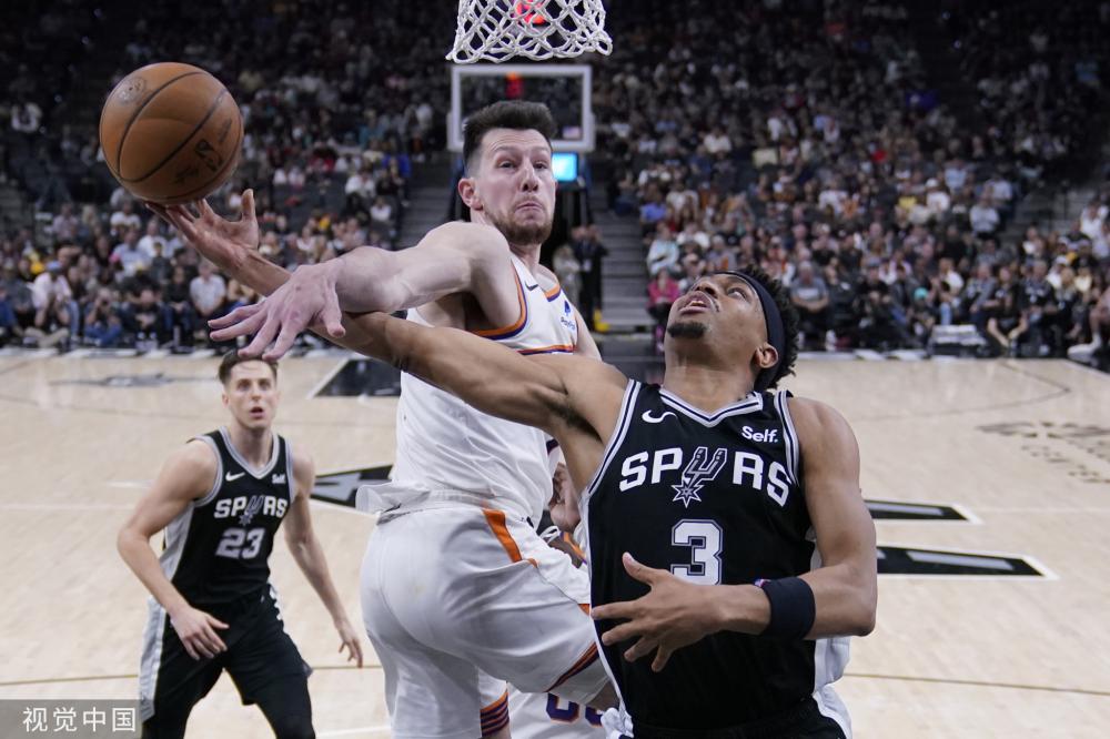 通过强硬的 通过强硬的