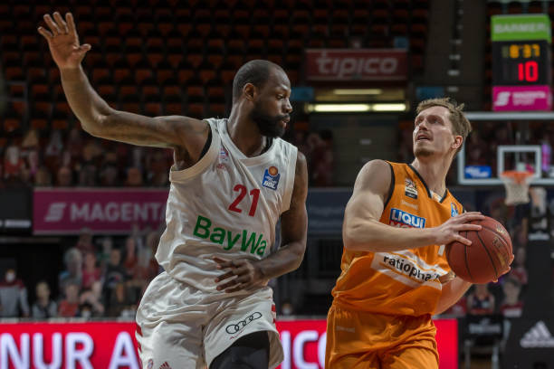 在现代足球 在现代足球