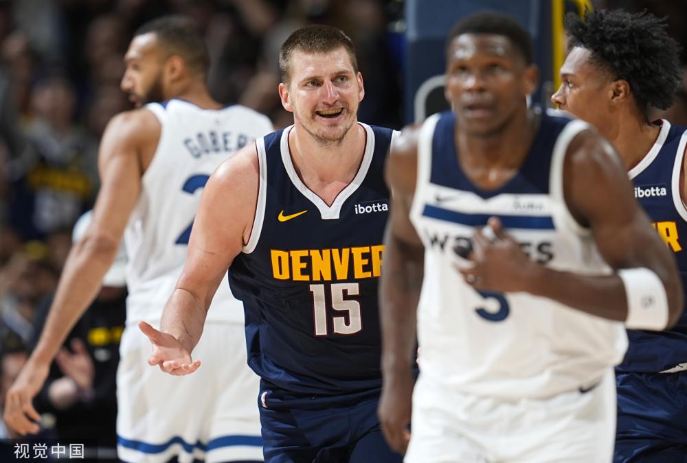 更与队友形 更与队友形